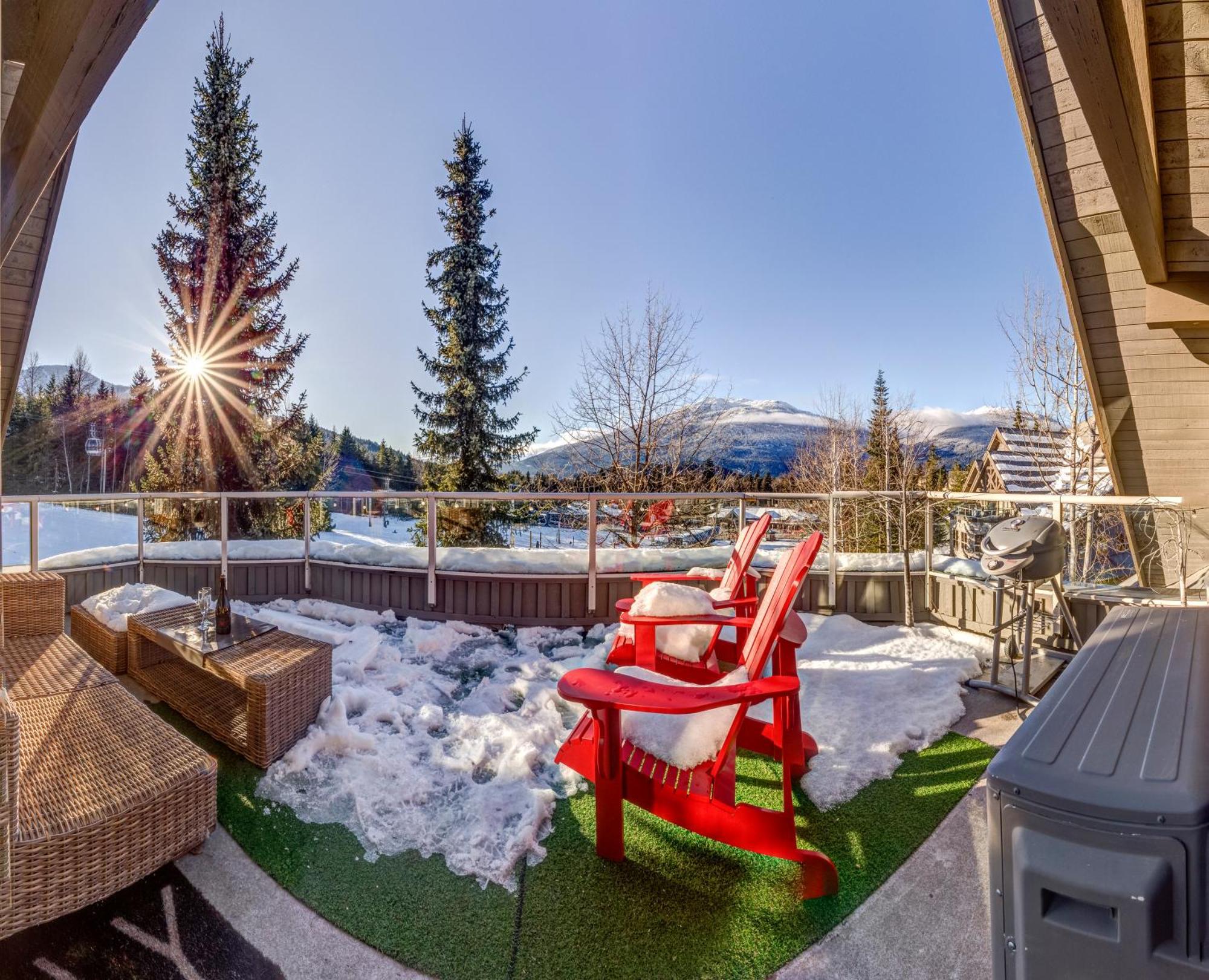 The Lookout Penthouse // A Luxe Suite In Whistler Eksteriør bilde