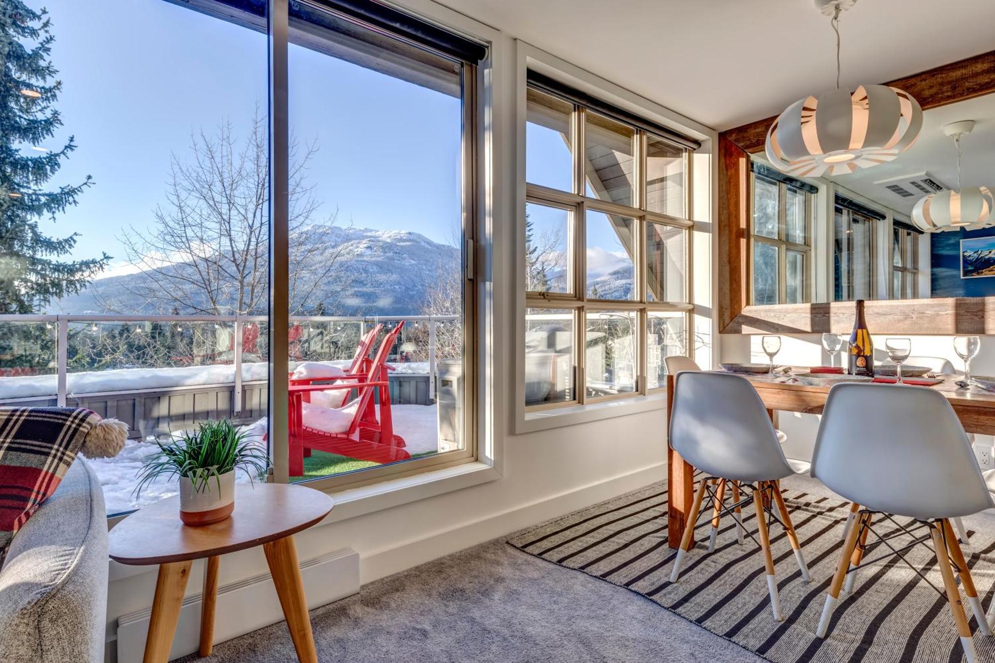 The Lookout Penthouse // A Luxe Suite In Whistler Eksteriør bilde