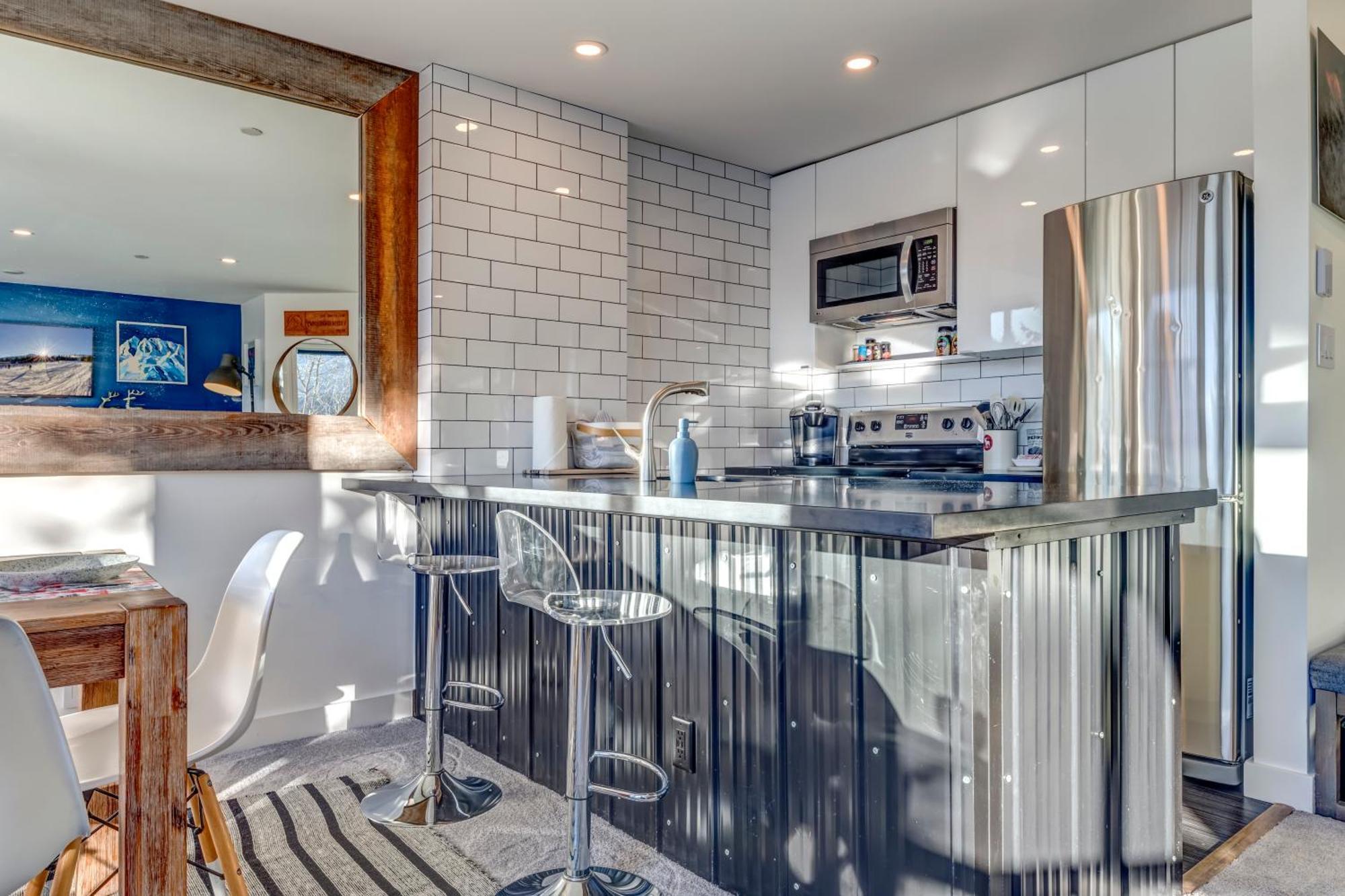The Lookout Penthouse // A Luxe Suite In Whistler Eksteriør bilde