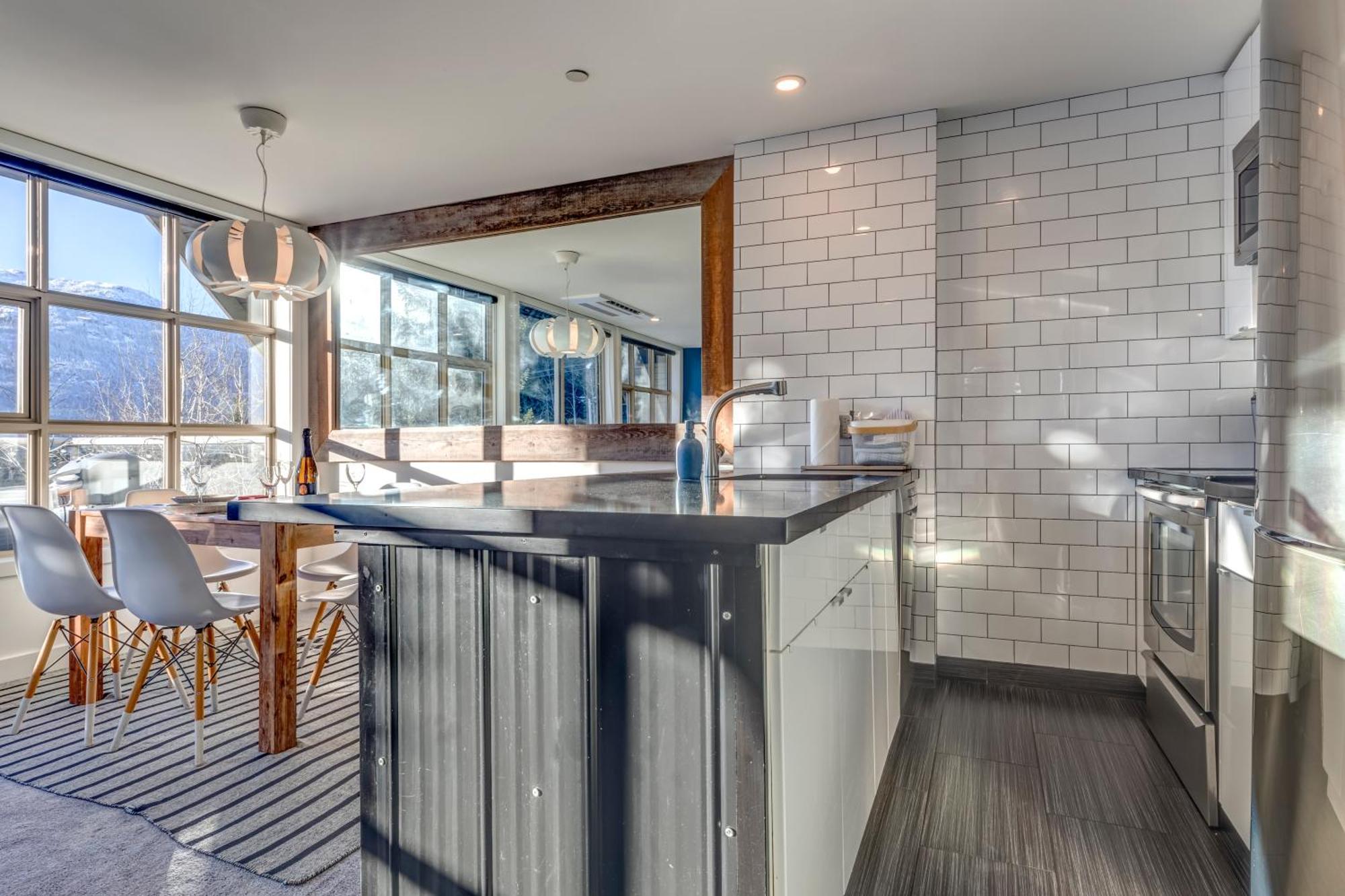 The Lookout Penthouse // A Luxe Suite In Whistler Eksteriør bilde