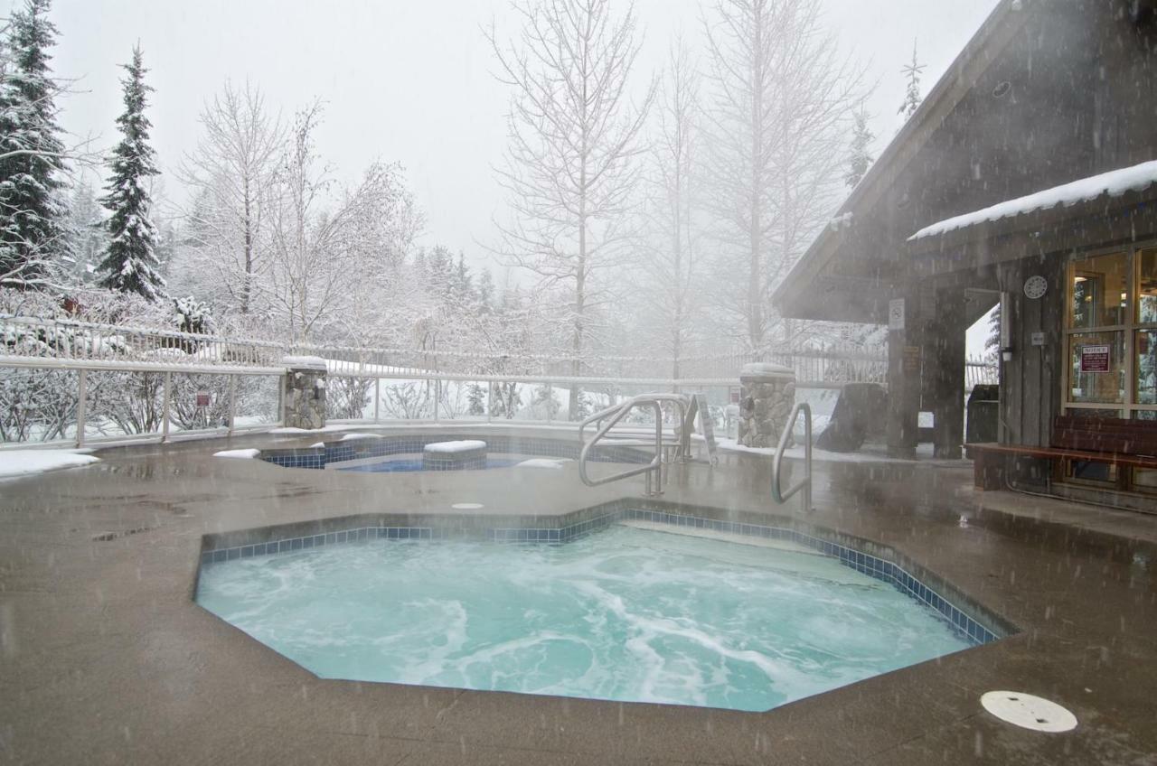 The Lookout Penthouse // A Luxe Suite In Whistler Eksteriør bilde